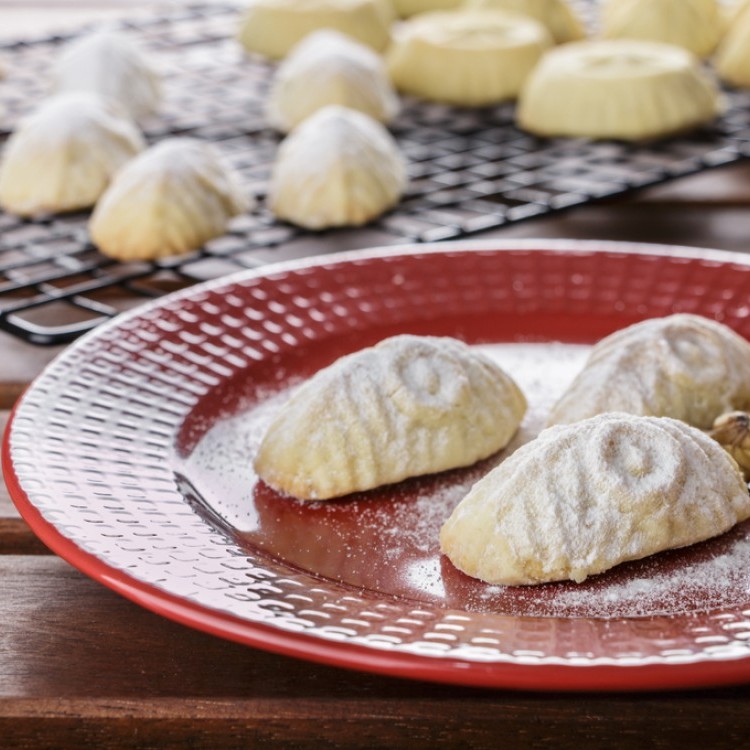 معمول بحشوة الجوز سهل