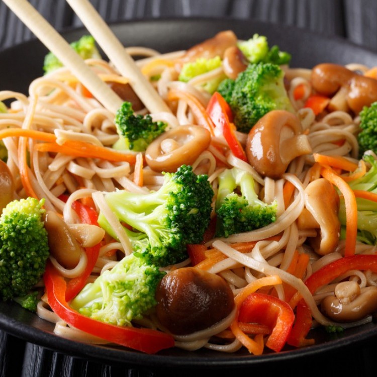 0c9b02331b6b35a4ff8fb1234b757eec_w750_h750 نودلز بالصويا صوص والخضار