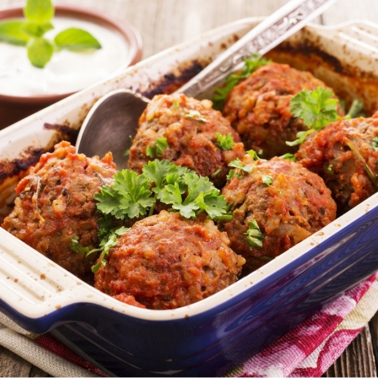 0f3b786f38b908c7498a85adf9e49c97_w750_h750 كرات اللحم مع الصلصة بالفرن