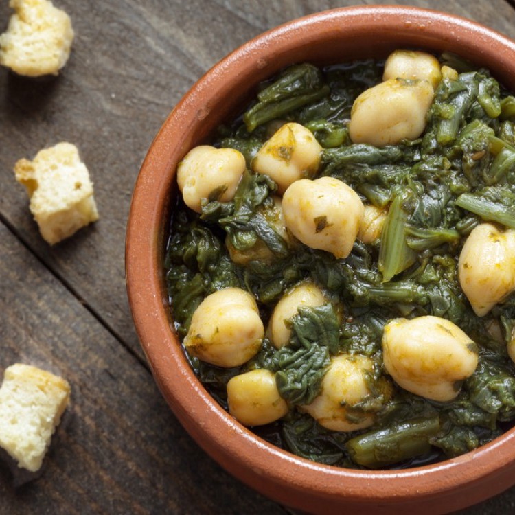 0fb97e65e8aa6aee44ad1f3714691670_w750_h750 سبانخ بالحمص واللحمة المفرومة