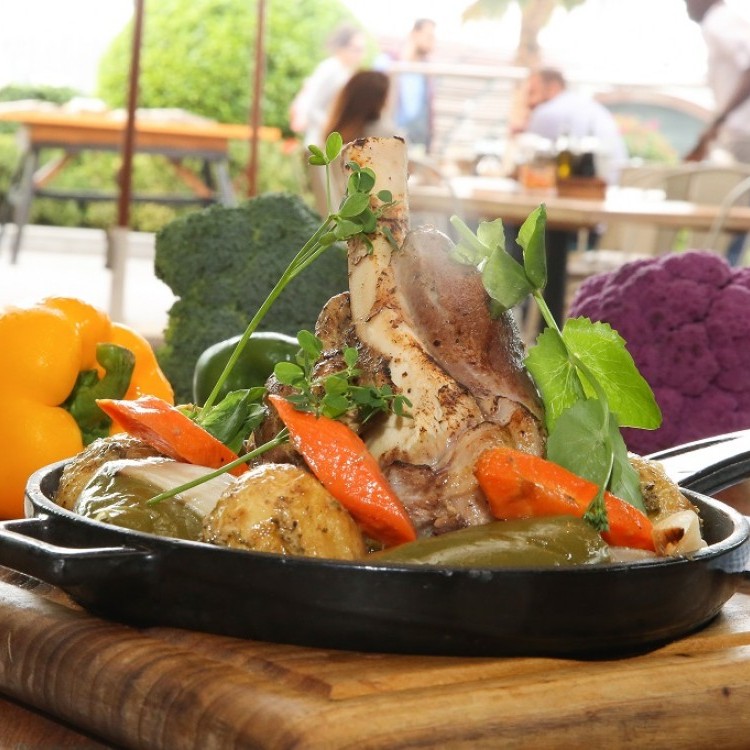 1d86acb58680d0e67ef0a2980dc7f4d3_w750_h750 لحم مشوي مع الخضار