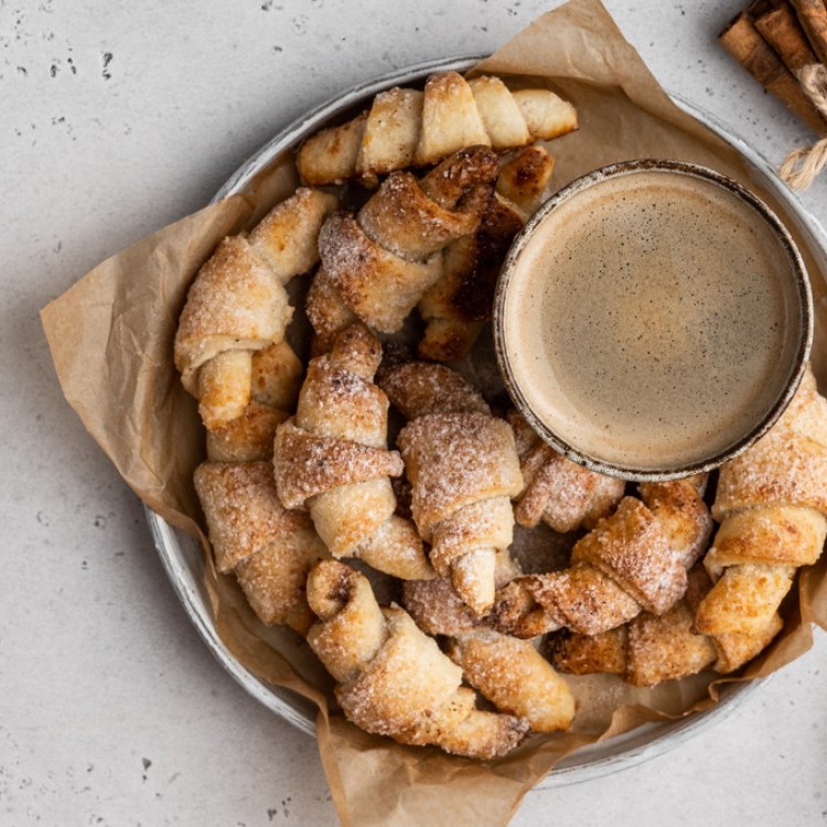 1e2cdaf8ed3715d53f1edc218e6f14c5_w750_h750 كرواسان الزبيب والقرفة السريع