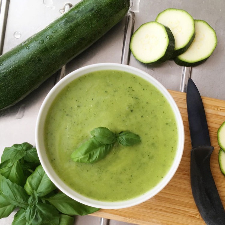 23c1ff78d33747c9884b96bdda03d15a_w750_h750 شوربة الكوسا بالأعشاب للرجيم