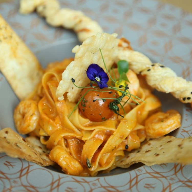 28d06432e34ea5a739e1039116efe9ca_w750_h750 مكرونة بالروبيان والصلصة بالفيديو