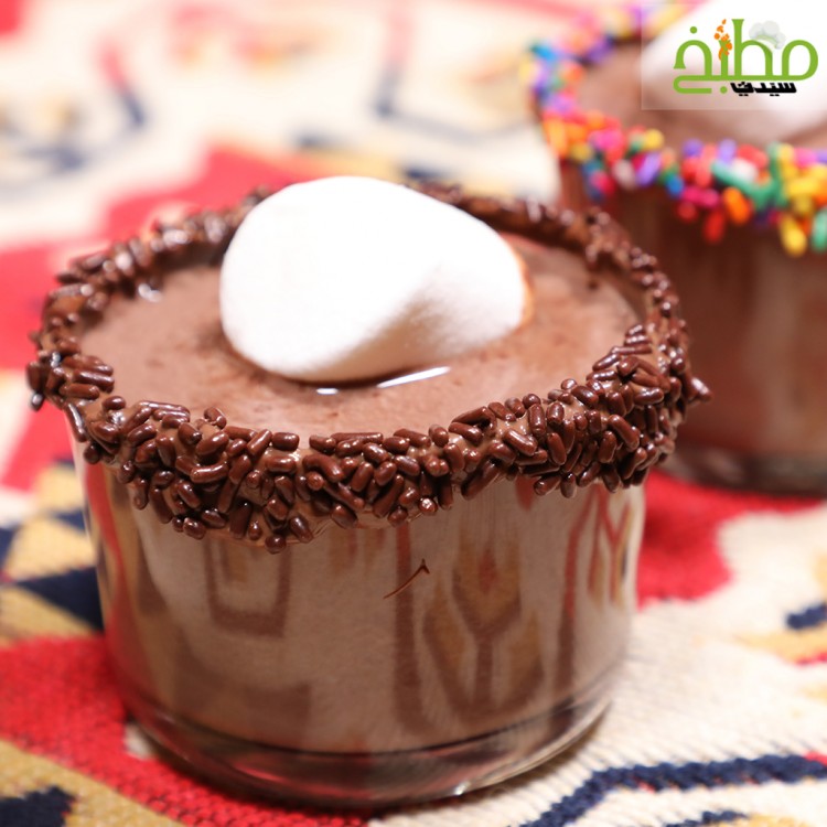 هوت تشوكليت بالمارشميلو خطوة بخطوة بالصور