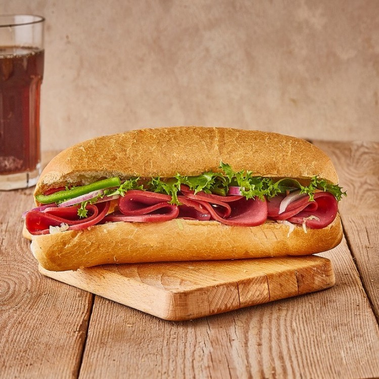 299378228c7a2f965001a26a283989c0_w750_h750 سندويش اللحم المدخّن مع الجبن بالأعشاب