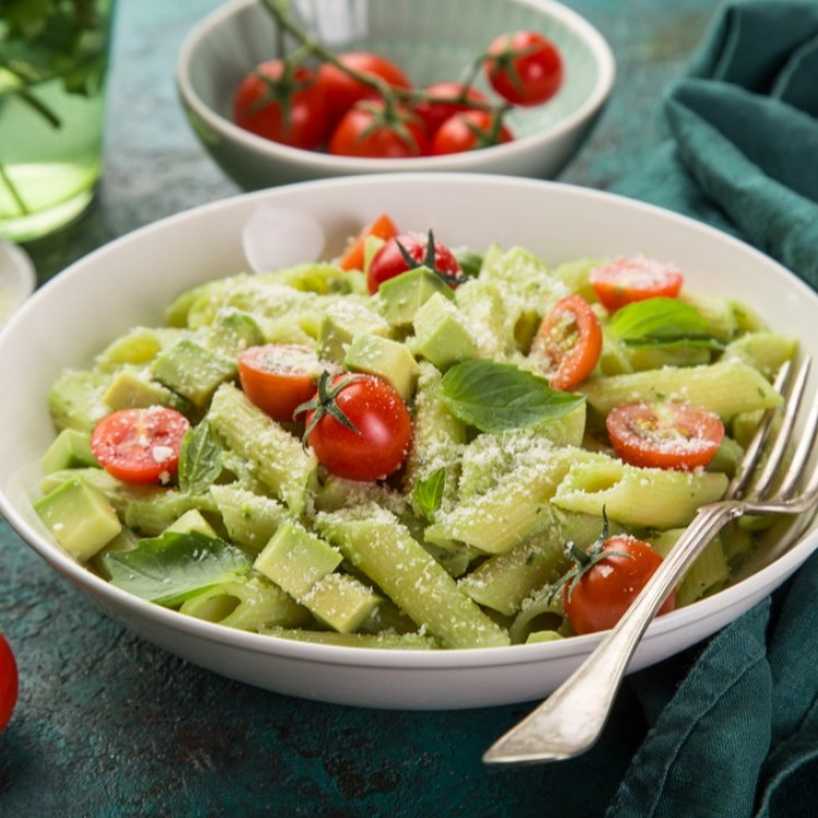 2b7a8d8089334e94a2b029be401e93dd_w750_h750 مكرونة مع صوص الأفوكادو الصحية للرجيم