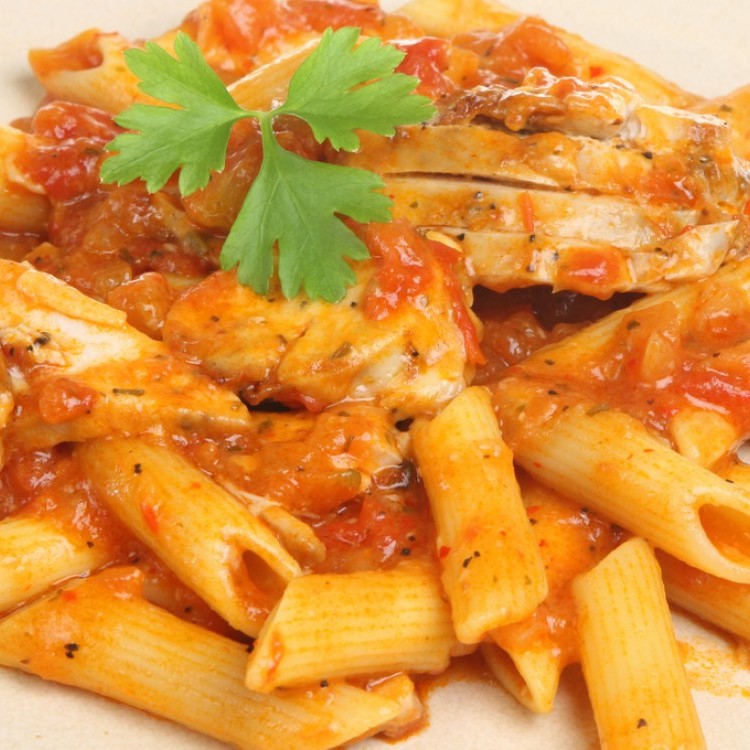 المكرونة بالصوص الأحمر والدجاج  لرجيم صحي