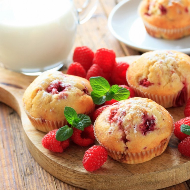 3e7a1255b093abb05af66e182cec4299_w750_h750 مافن التوت بالشوكولاتة البيضاء