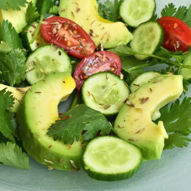 3ee03df153af4eb4c821ab50e1fd1495_w750_h750 سلطة الأفوكادو بالخضار والأعشاب