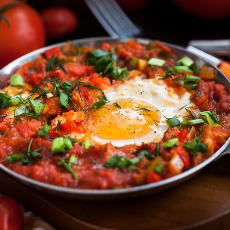 3f505f2f440b8e74585897f7b9ac98de_w750_h750 بيض بالبسطرمة والطماطم