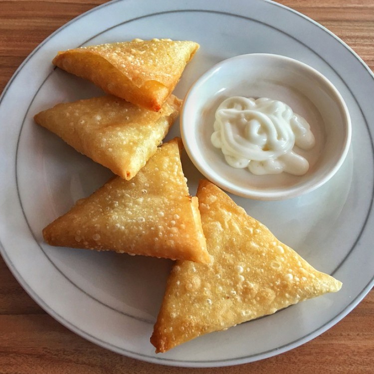 سمبوسك بالجبنة والنعناع