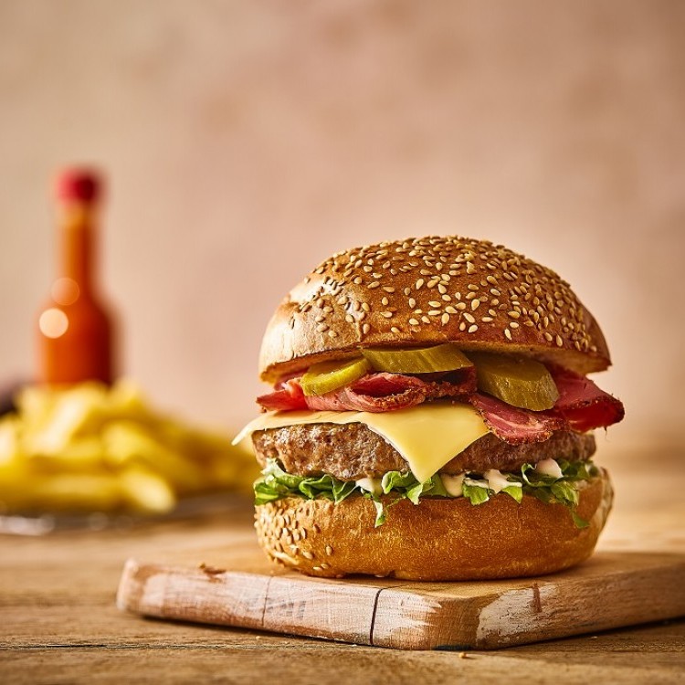4154bbe08408b39e6e43816bd76cec74_w750_h750 برجر مع بيف بيكون مثل المطاعم
