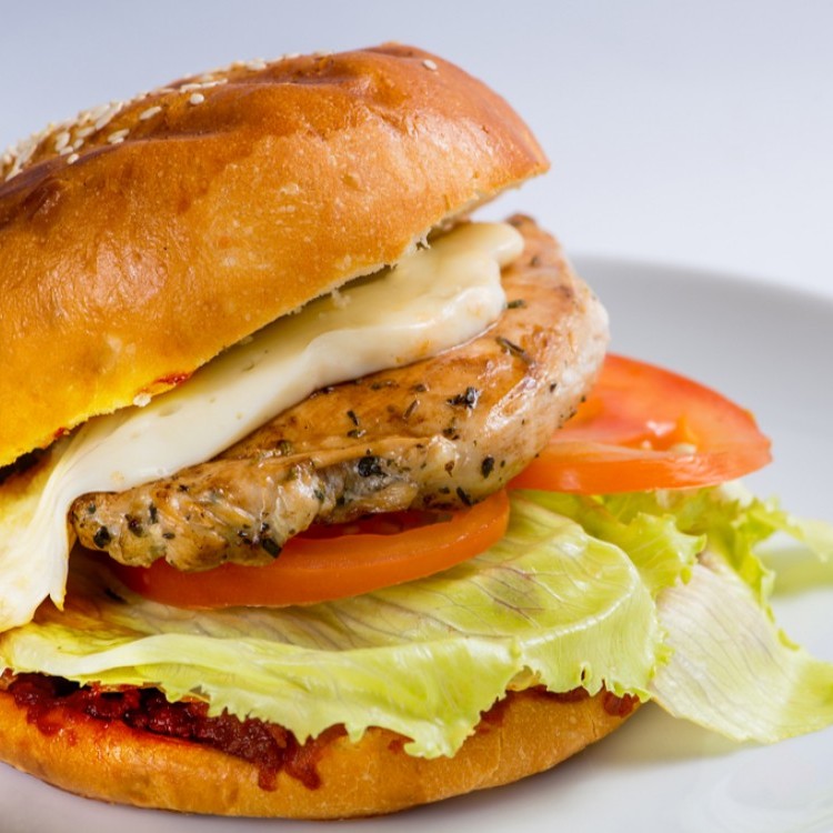 برغر دجاج مشوي