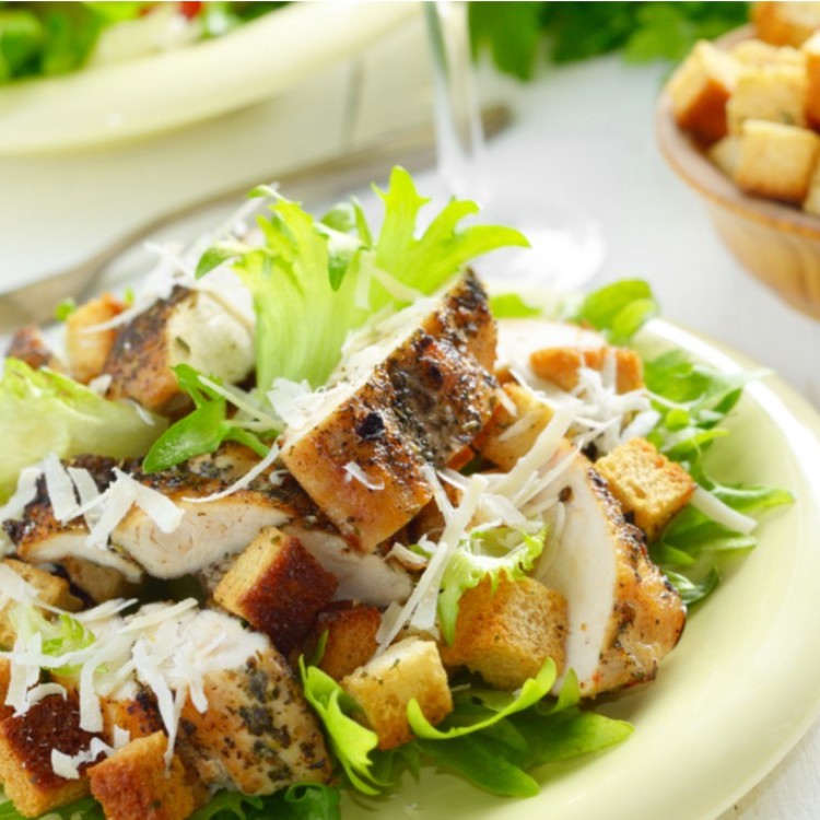 4dff7372d1f5133a6452117552b44eb0_w750_h750 سلطة السيزر بالدجاج المحمر