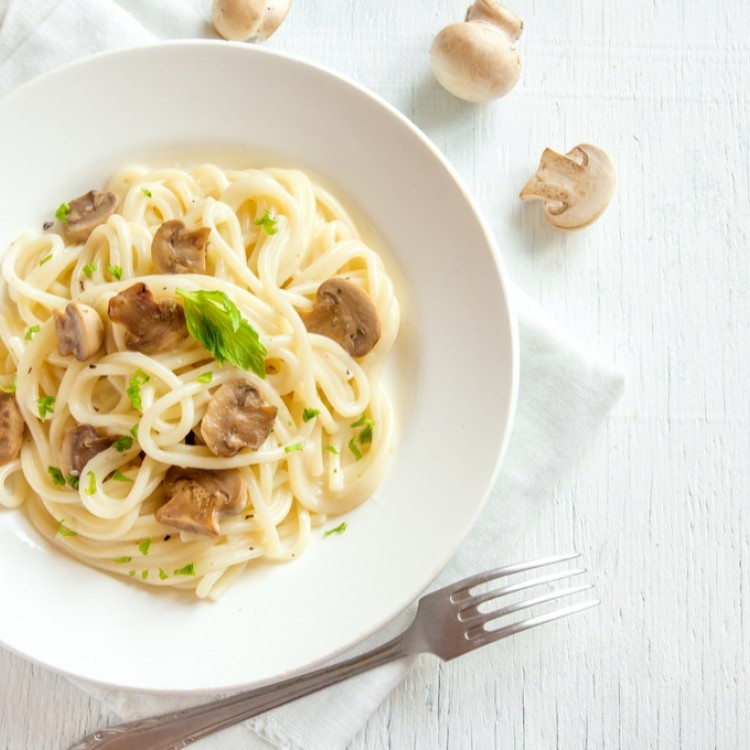 57f158cc74243cac15b6c06a72914d87_w750_h750 سباغيتي بالفطر والكريمة