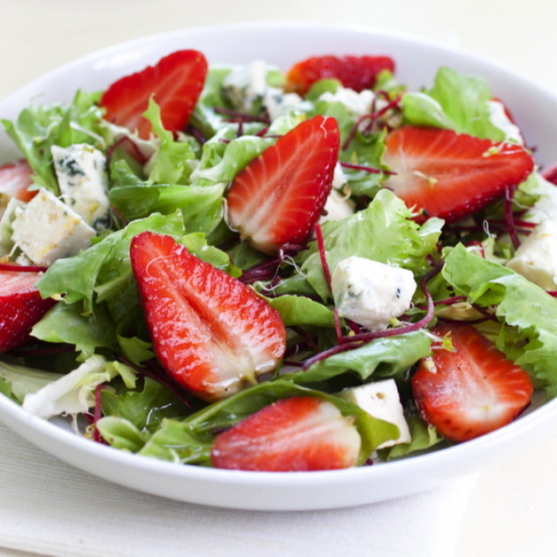 5e87906cacade5b0835bc5860a0d5962_w750_h750 سلطة جرجير مع فراولة للرجيم