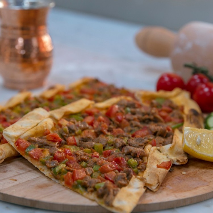 65e8221e9425f736af7dcb941b584196_w750_h750 لحم عجين بدبس الرمان