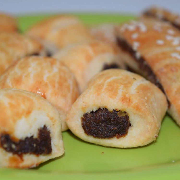 قراقيش بالتمر