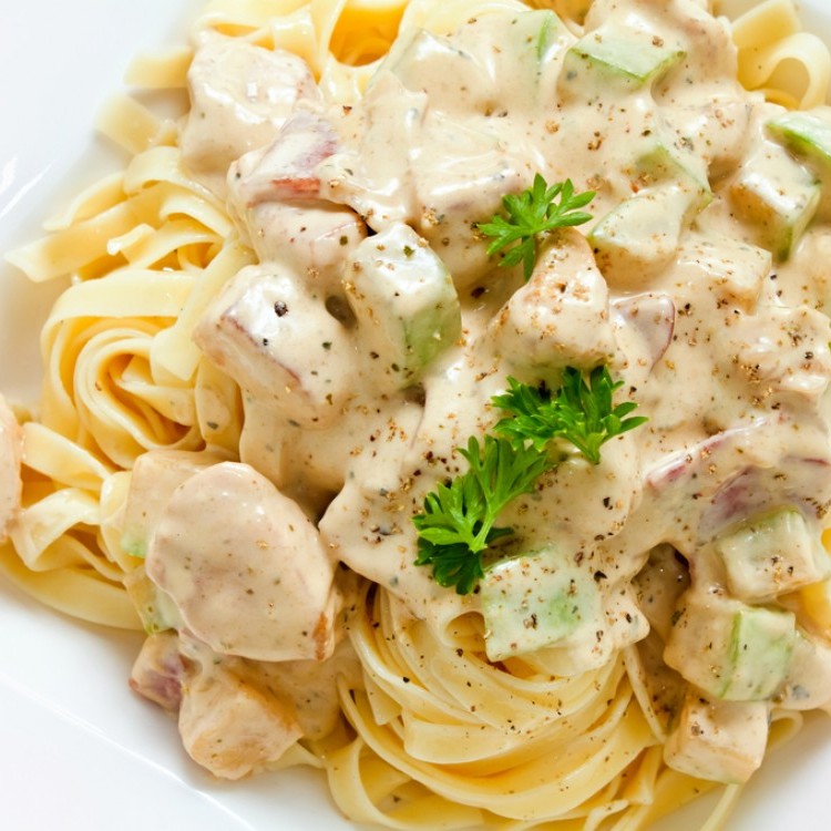 الباستا بالدجاج والكريمة