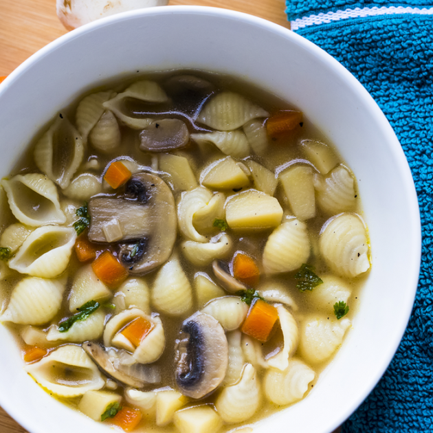 689ea97908a48e2fe90726b9e8f4b349_w750_h750 شوربة المكرونة بالفطر والجزر