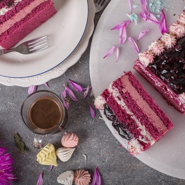 69266ba9367f9d4d374360061c1c8d3b_w750_h750 طبقات الكيك موس التوت والكريمة