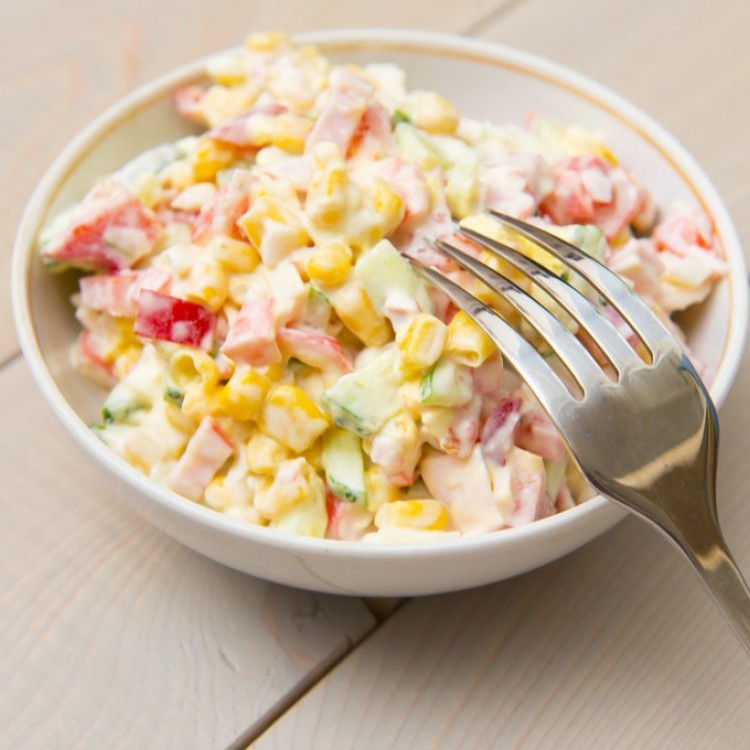 سلطة الذرة بالمايونيز