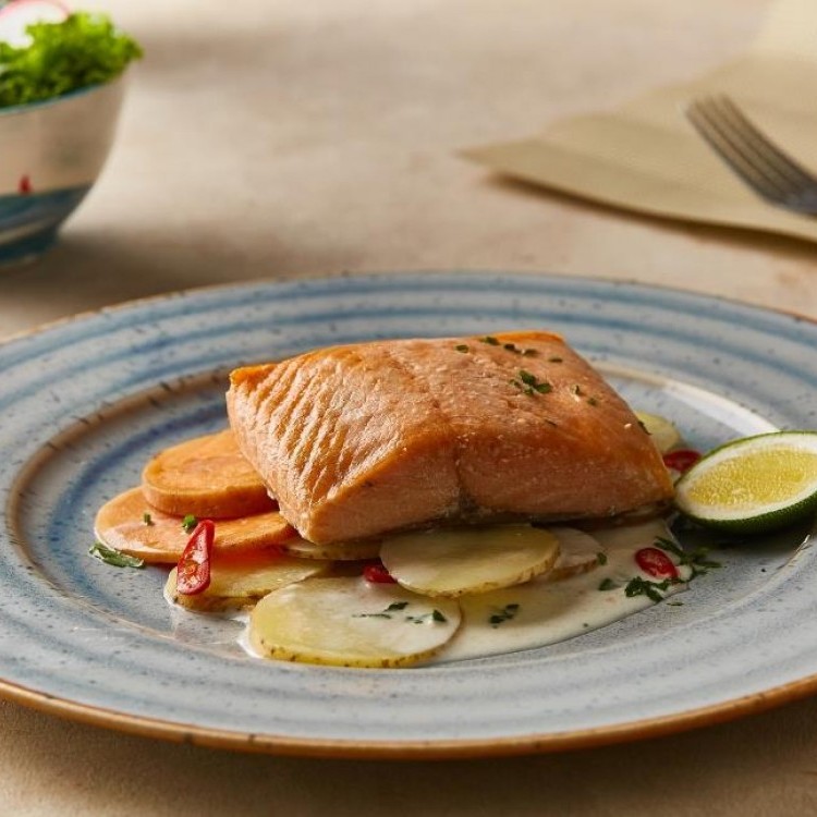 6e3a88e56c74e90b3d4732143bd281c3_w750_h750 سلمون مشوي بالبطاطس وحليب جوز الهند