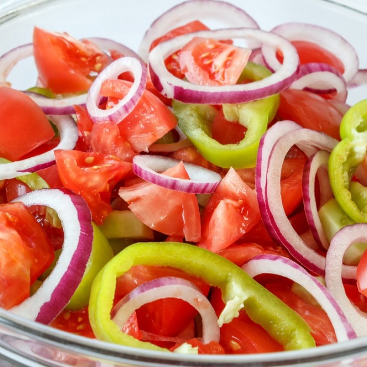 6f75c0b2e817dbcedab7182c691b8400_w750_h750 سلطة الفلفل الأخضر مع الطماطم