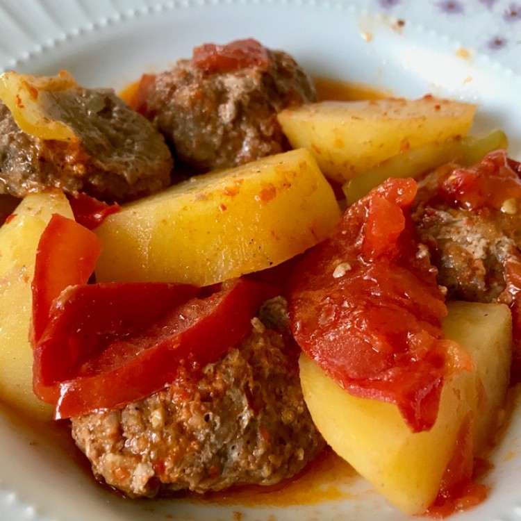 6ff89a43f2eb7fd777dc513d302dffa0_w750_h750 الكفتة المحمرة مع البطاطس