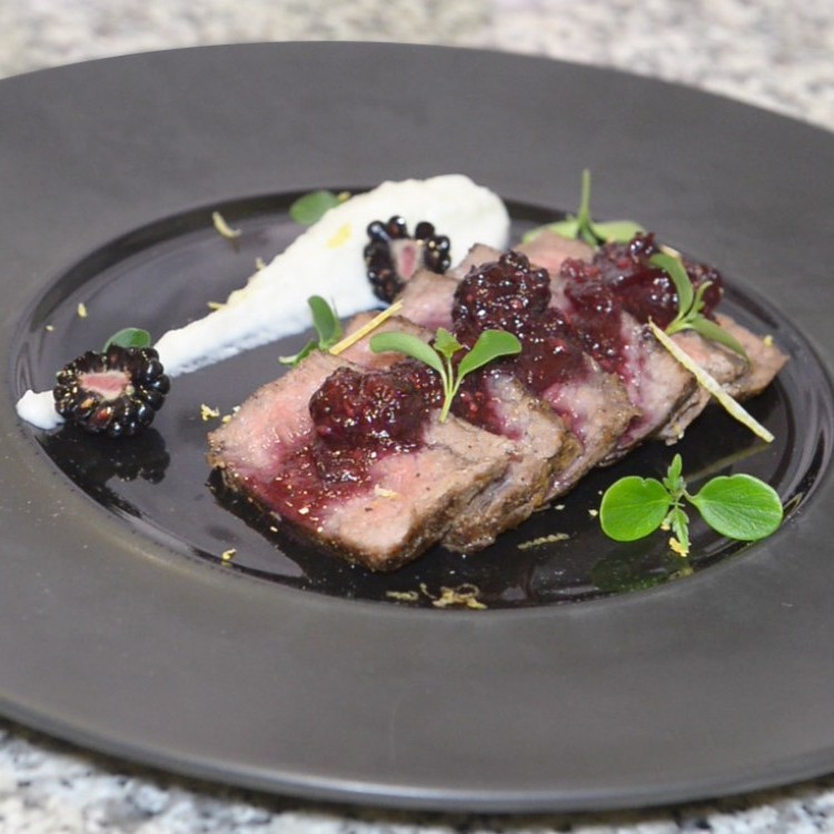 702506954326fbf1870d751e84e863da_w750_h750 فيليه لحم مع صلصة الكرز والتوت