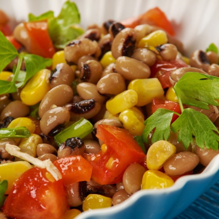 سلطة اللوبيا البيضاء