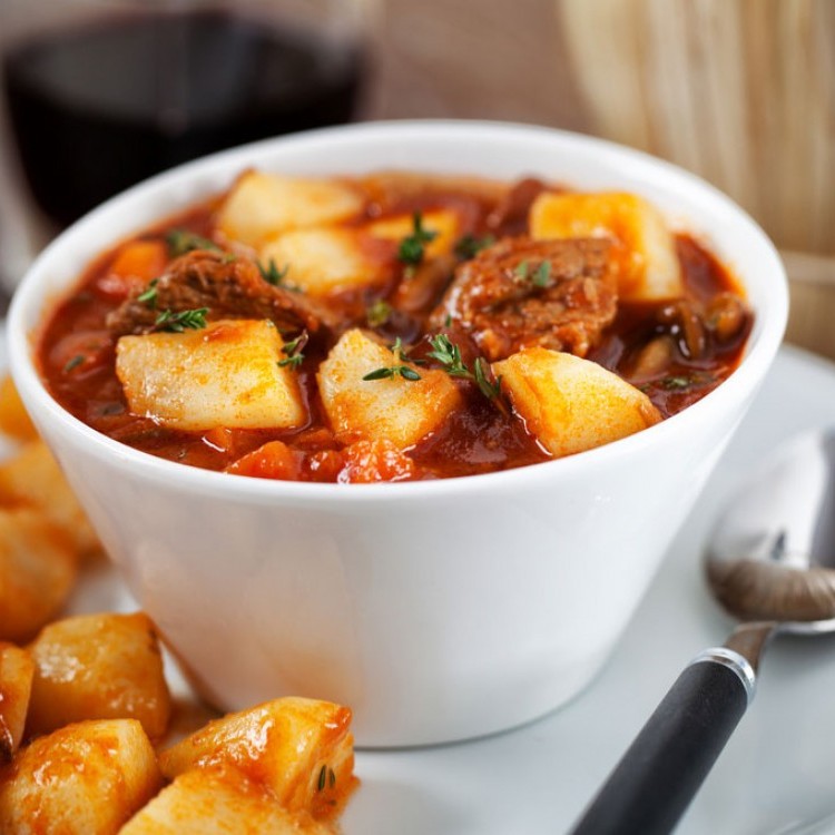 يخنة بطاطس باللحم