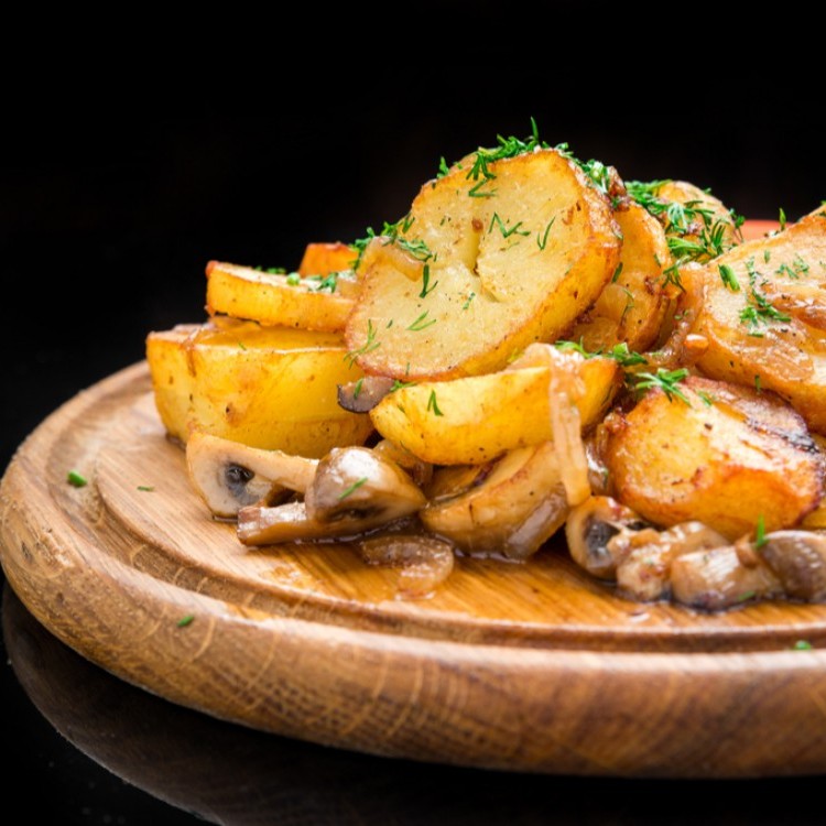 74a4d6a88dadd352354e08a736da508d_w750_h750 بطاطس محمرة مع الفطر للسحور