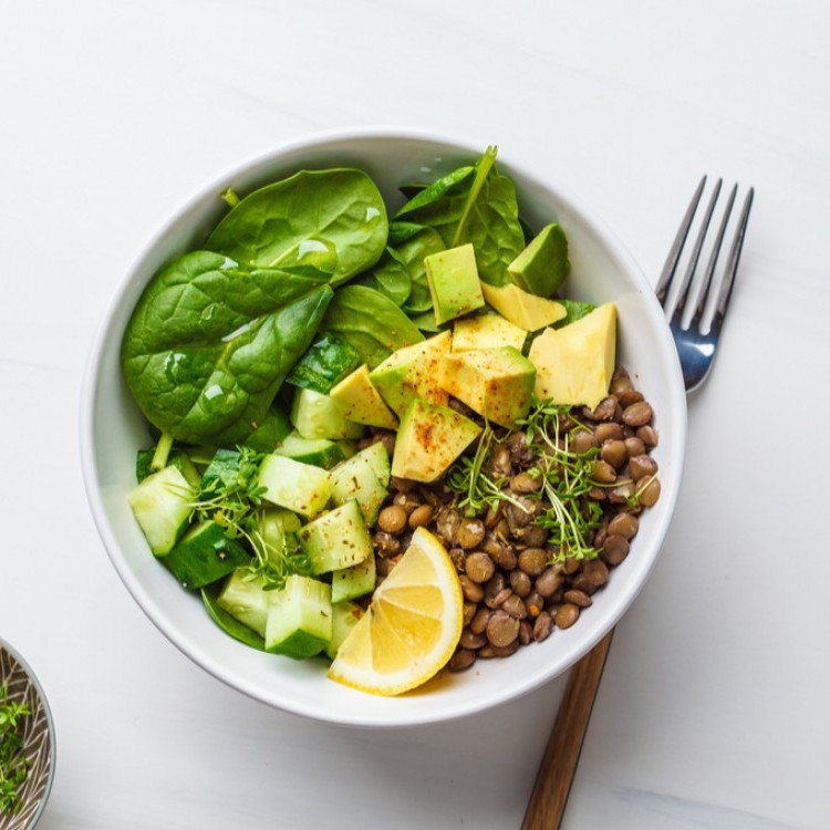 7ec48f9e27a9cfbe61f1a6b7d184a63c_w750_h750 سلطة العدس بالسبانخ والأفوكادو