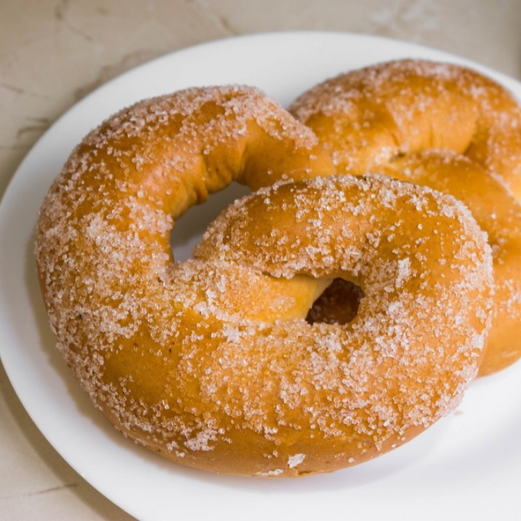 7f367efc6c53600293a34ab688fc2e51_w750_h750 بريتزل بالقرفة والسكر