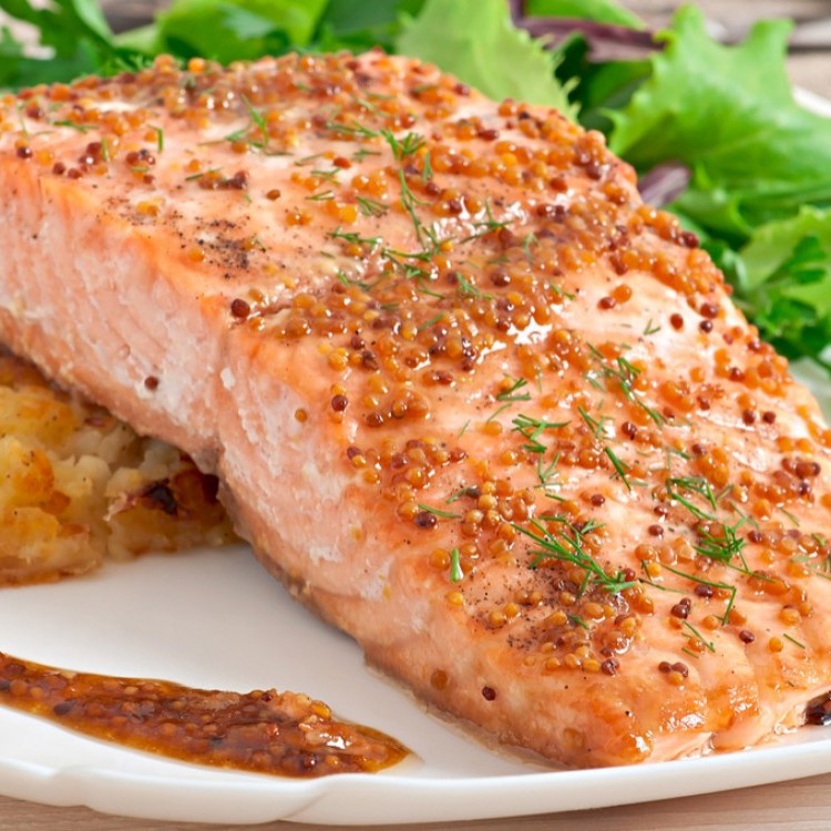 سلمون مشوي بالعسل لرجيم صحي