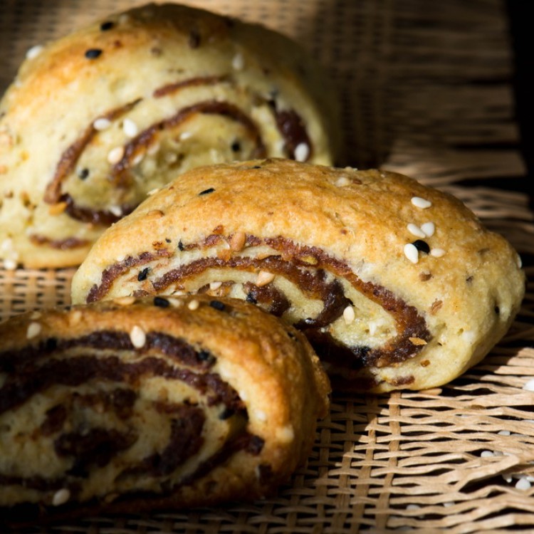 مقروطة بالتمر