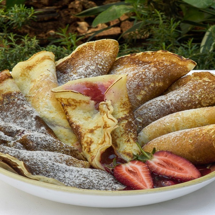 82872bed24cdb066e38d358d66d9cd3c_w750_h750 قطايف التوت