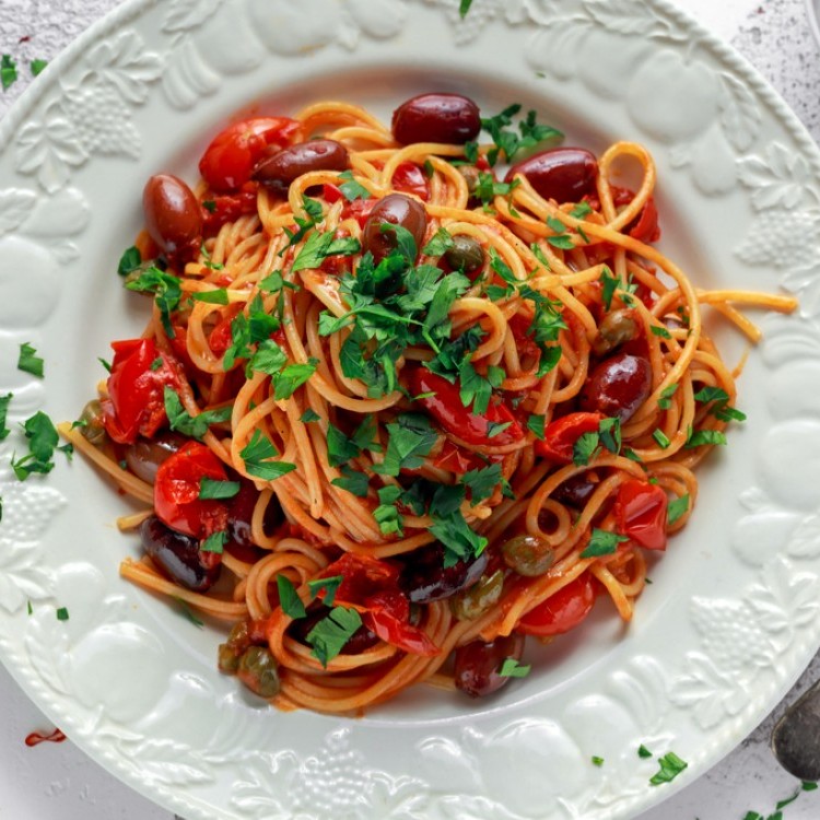 83d996c335182991d344bf92300b6545_w750_h750 مكرونة بالطماطم والزيتون للرجيم