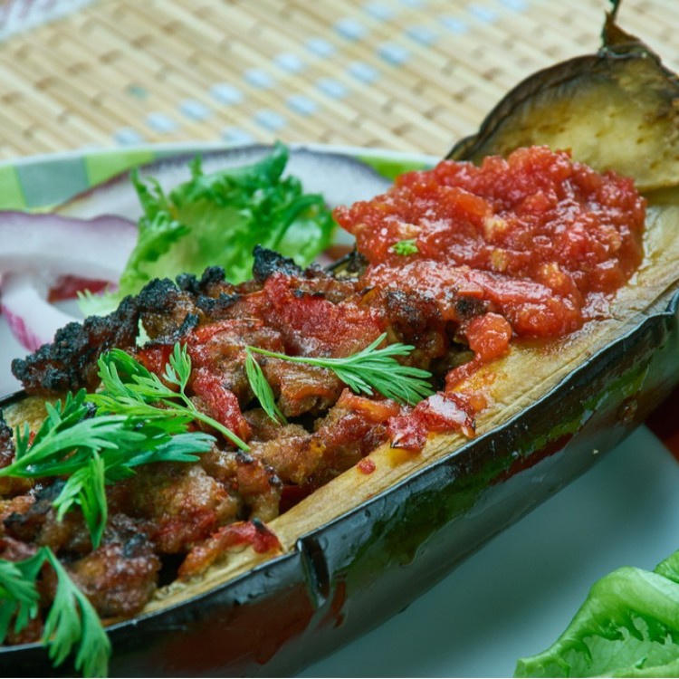 86e0dbe02a81d53f853dda8f3b216fe1_w750_h750 باذنجان مشوي باللحم المفروم والطماطم للرجيم