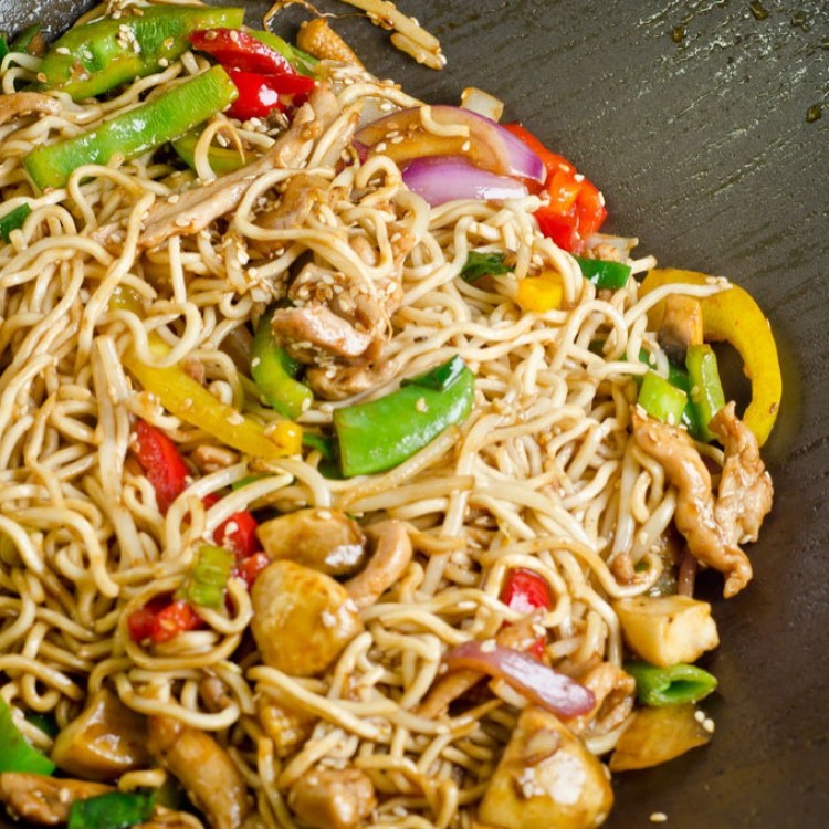 8c4c55fd8473828a8985a6bb355f42dd_w750_h750 نودلز بالدجاج والخضار