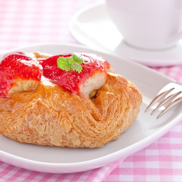 90ba7e6bf67d2771f79b4979b3f10a11_w750_h750 عجينة بف بستري بحشوة الفراولة