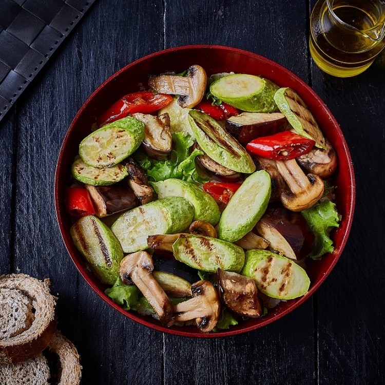 97408c668d687b8124a53883ac864641_w750_h750 سلطة الخضراوات المشويَّة