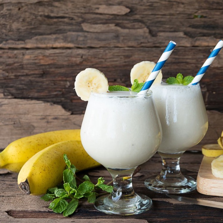 كوكتيل الموز بالحليب