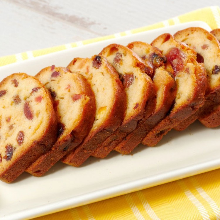 كيك بالجوز والفواكة المجففة