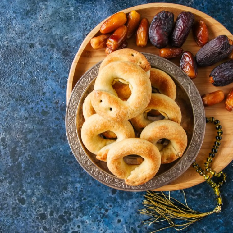 الكعك بالتمر