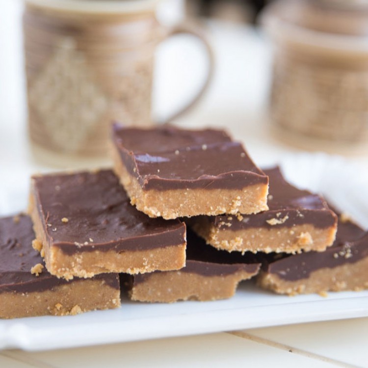 9d44d0531fc30b9fd8e3483d12209b9d_w750_h750 حلى الفول السوداني بالشوكولاتة