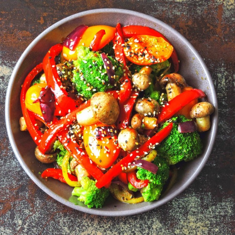 9e9ed2bd23e5e3584514ba5a00006933_w750_h750 سلطة البروكلي مع الفلفل الأحمر لرجيم صحي