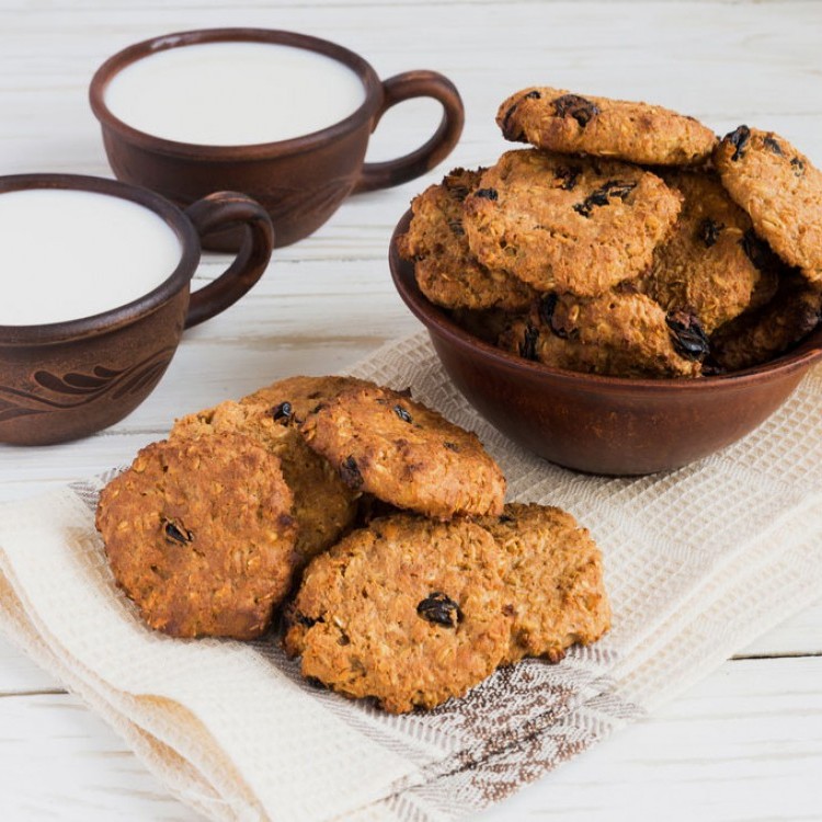 9f60dbdbc4ec4d330362e5152f02cfde_w750_h750 كوكيز الشوفان بالزبيب